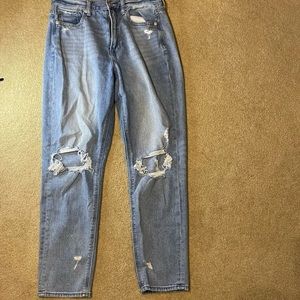 American Eagle Mom Jean Distressed Light Wash Sz 6